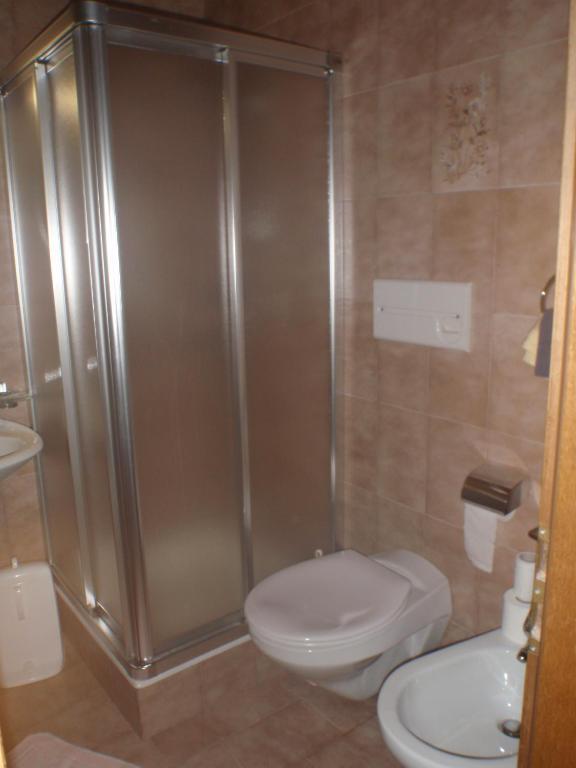 Hotel Silvesterhof Dobbiaco Szoba fotó