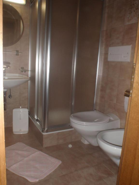 Hotel Silvesterhof Dobbiaco Szoba fotó